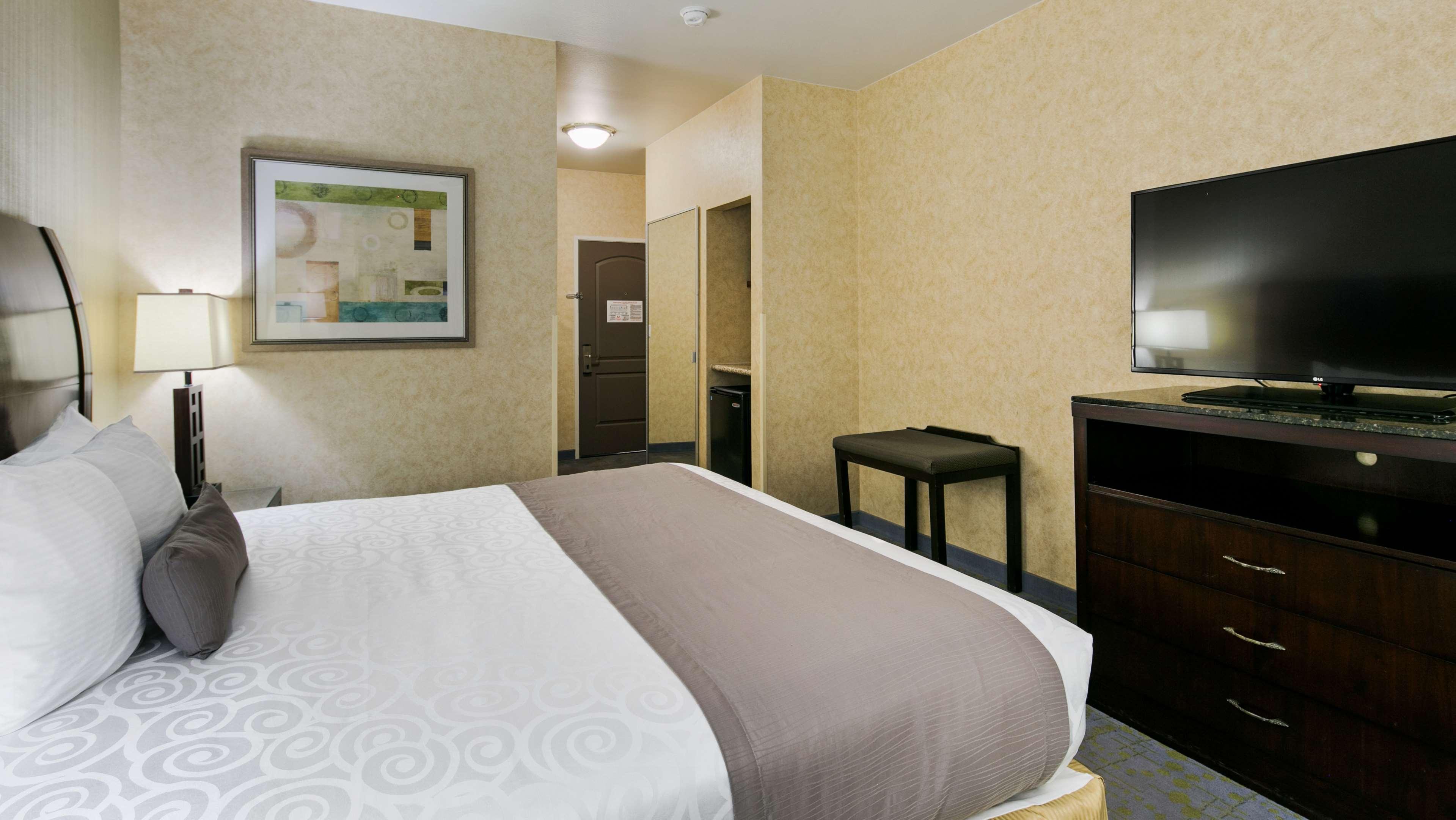 Best Western Plus Wasco Inn & Suites Buitenkant foto