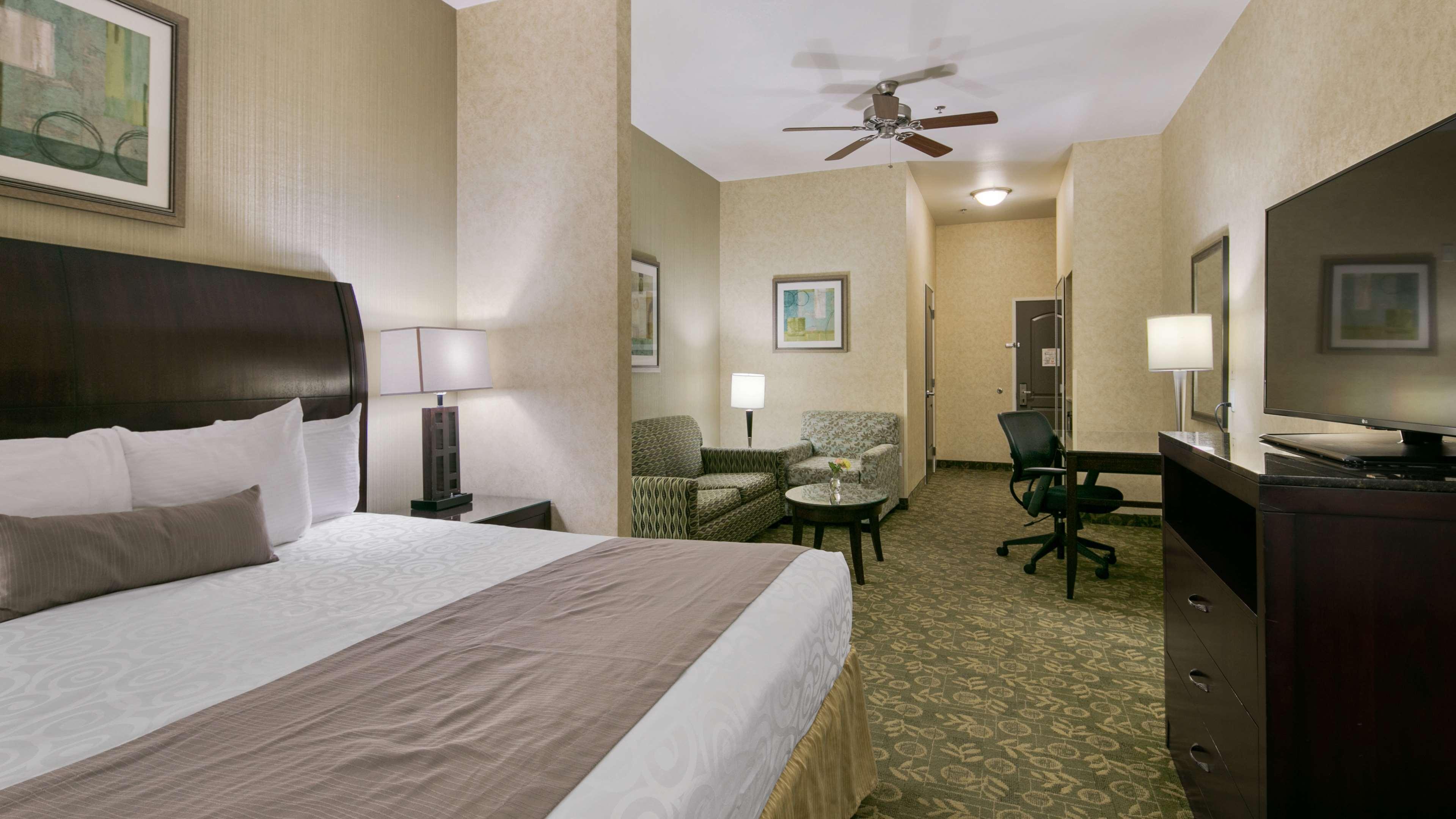 Best Western Plus Wasco Inn & Suites Buitenkant foto