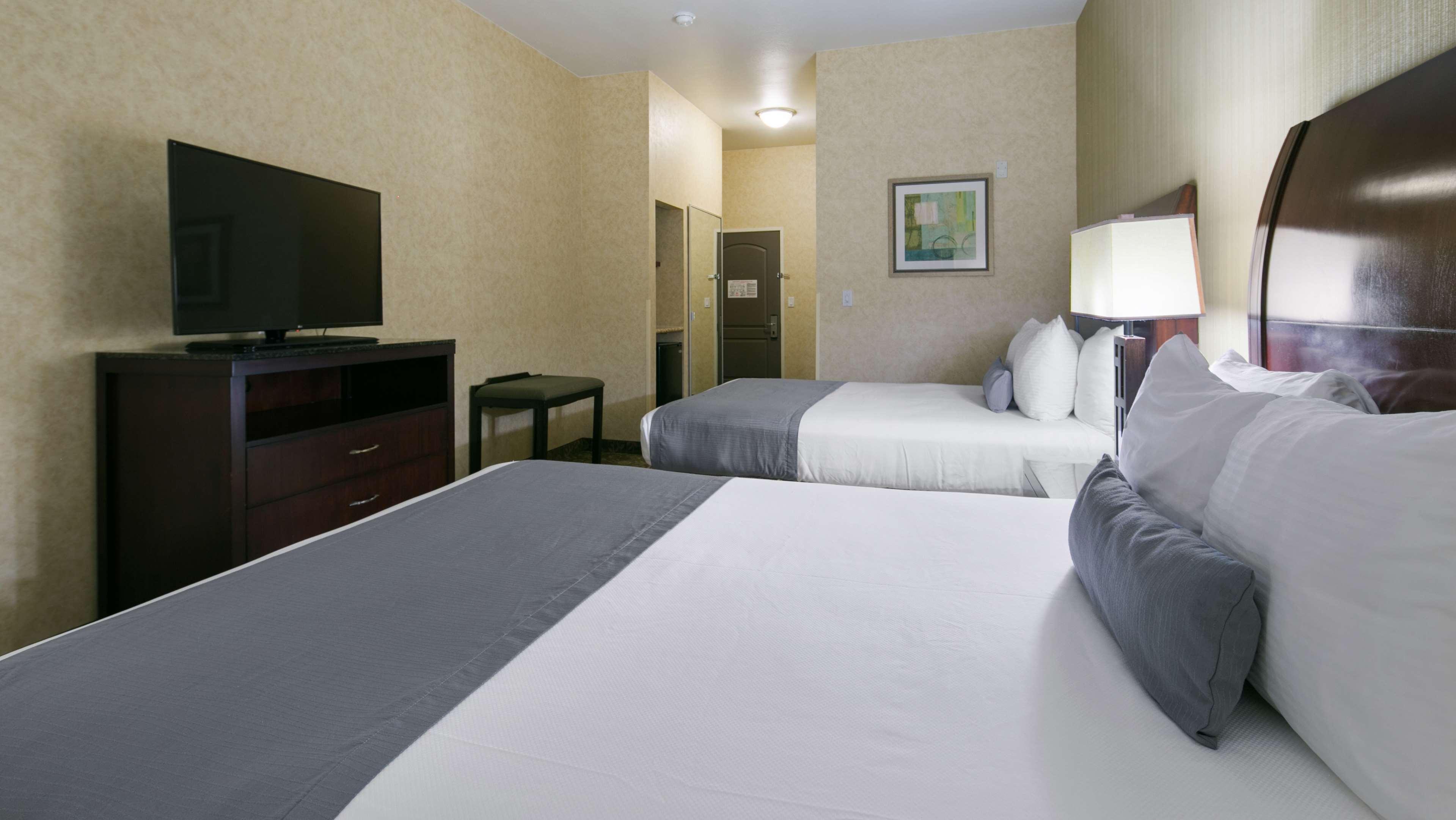 Best Western Plus Wasco Inn & Suites Buitenkant foto