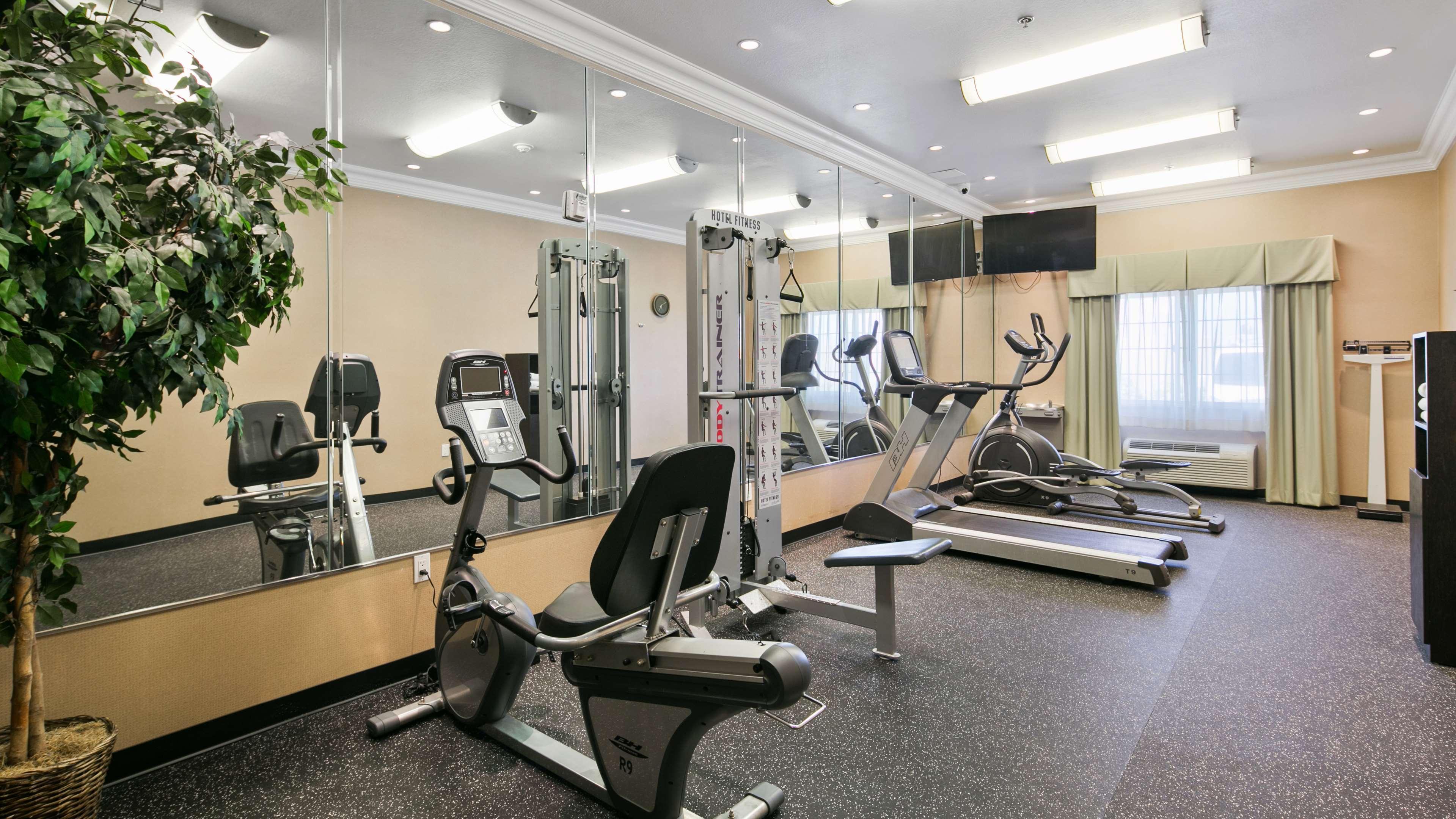 Best Western Plus Wasco Inn & Suites Buitenkant foto