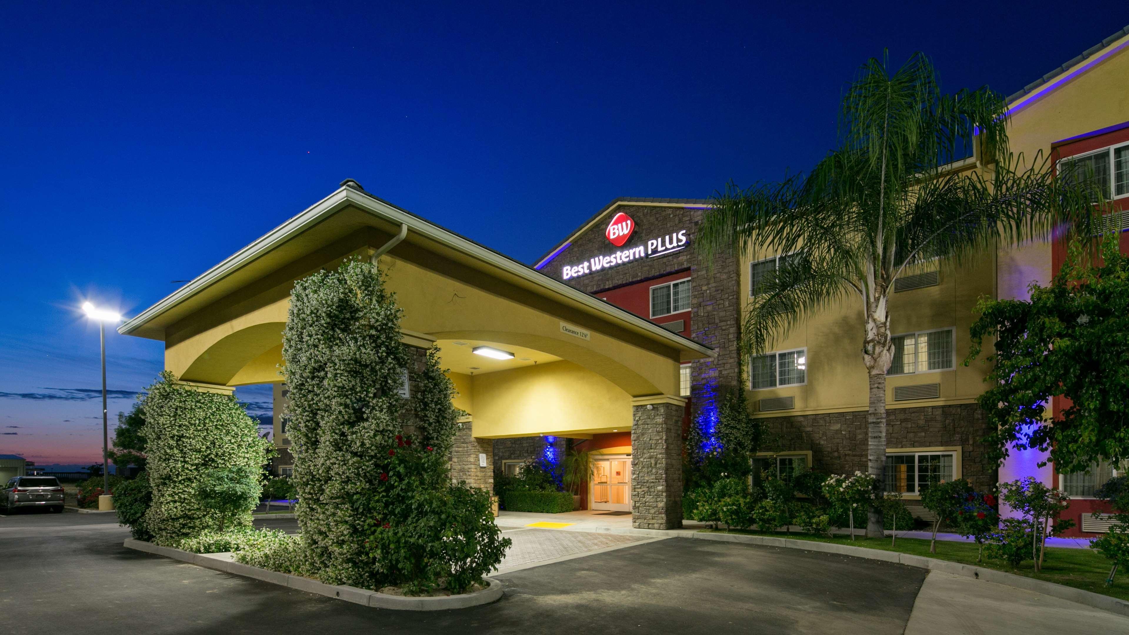 Best Western Plus Wasco Inn & Suites Buitenkant foto