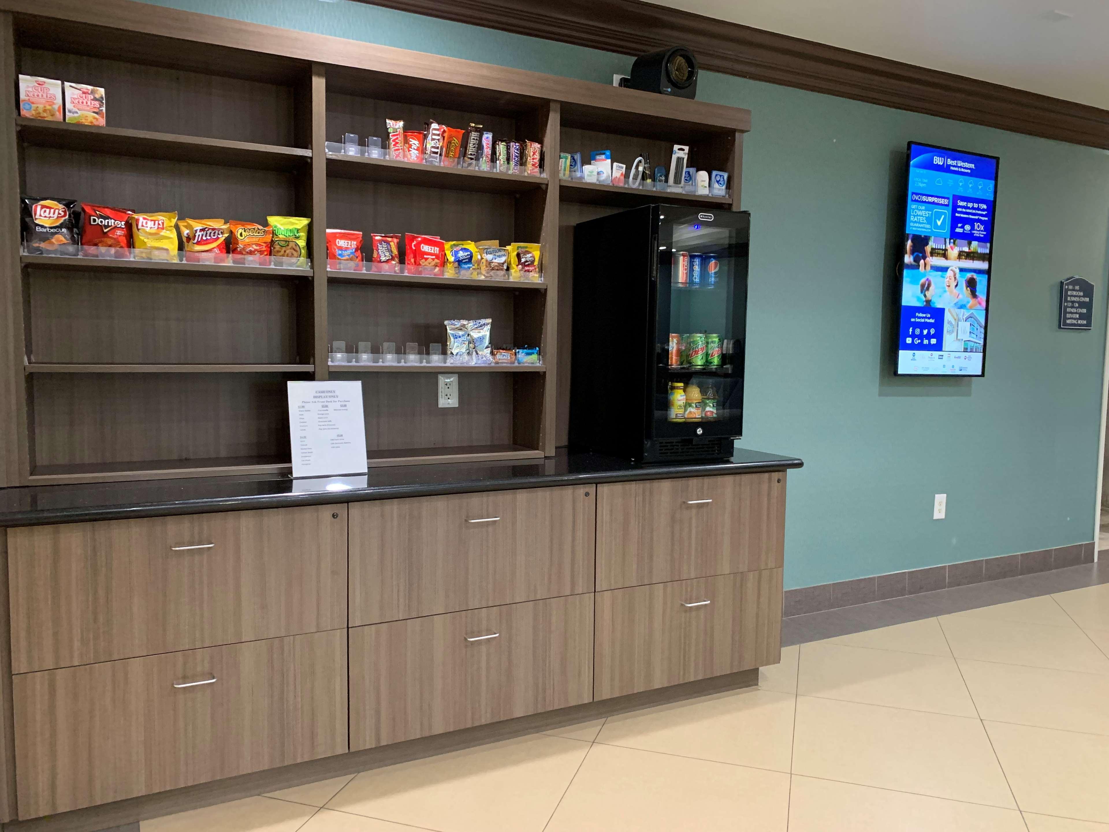 Best Western Plus Wasco Inn & Suites Buitenkant foto