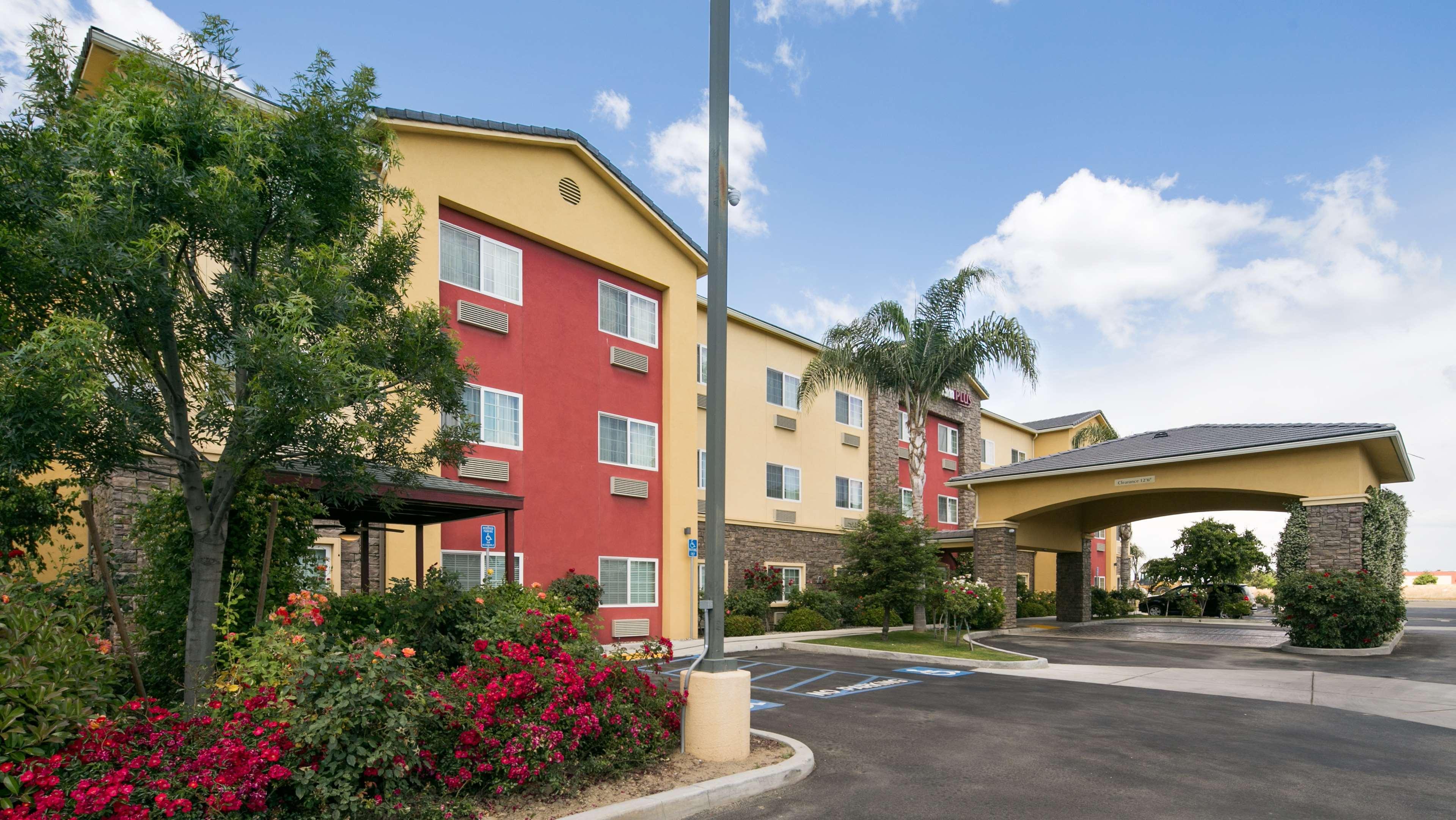 Best Western Plus Wasco Inn & Suites Buitenkant foto