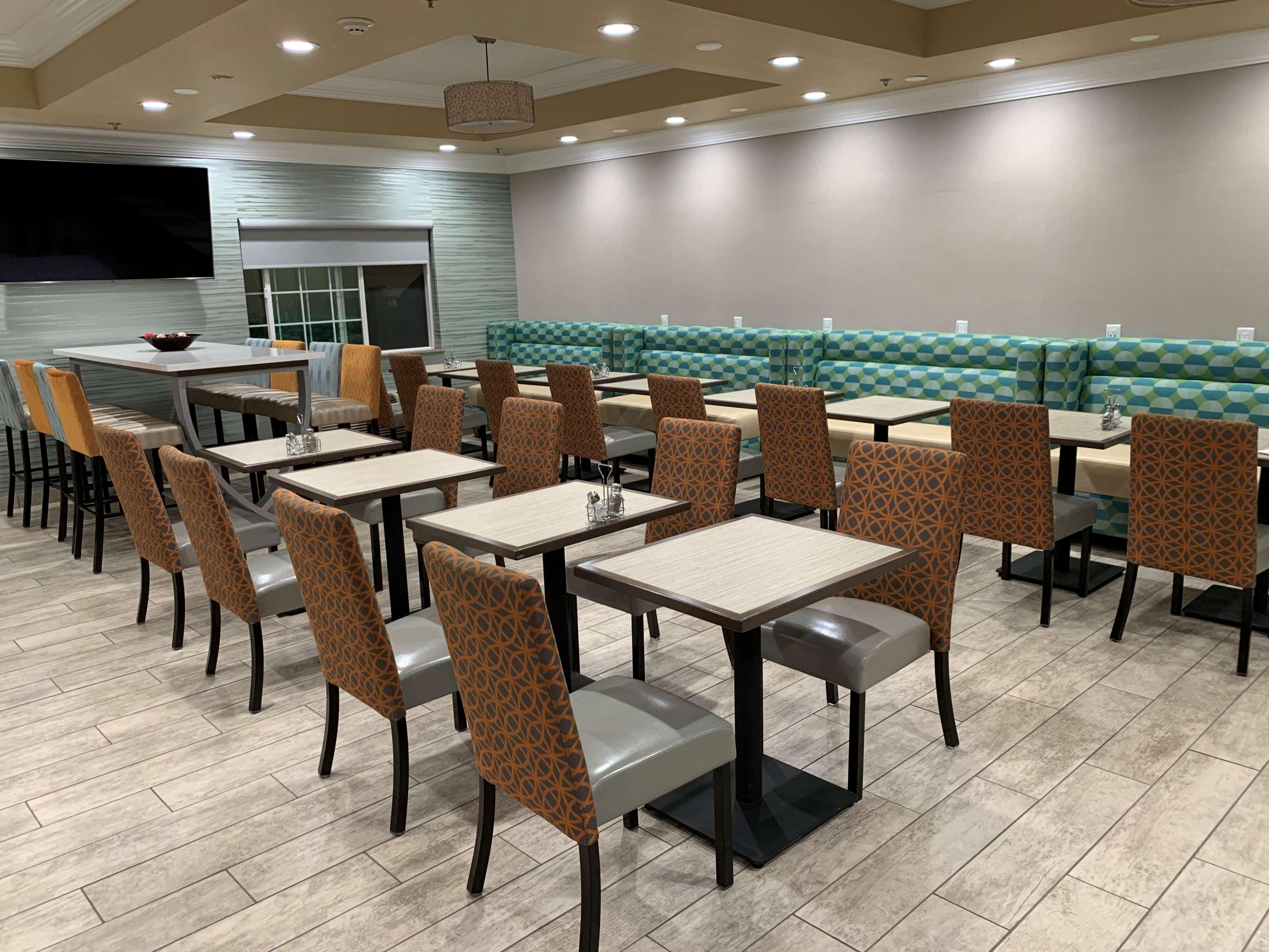 Best Western Plus Wasco Inn & Suites Buitenkant foto