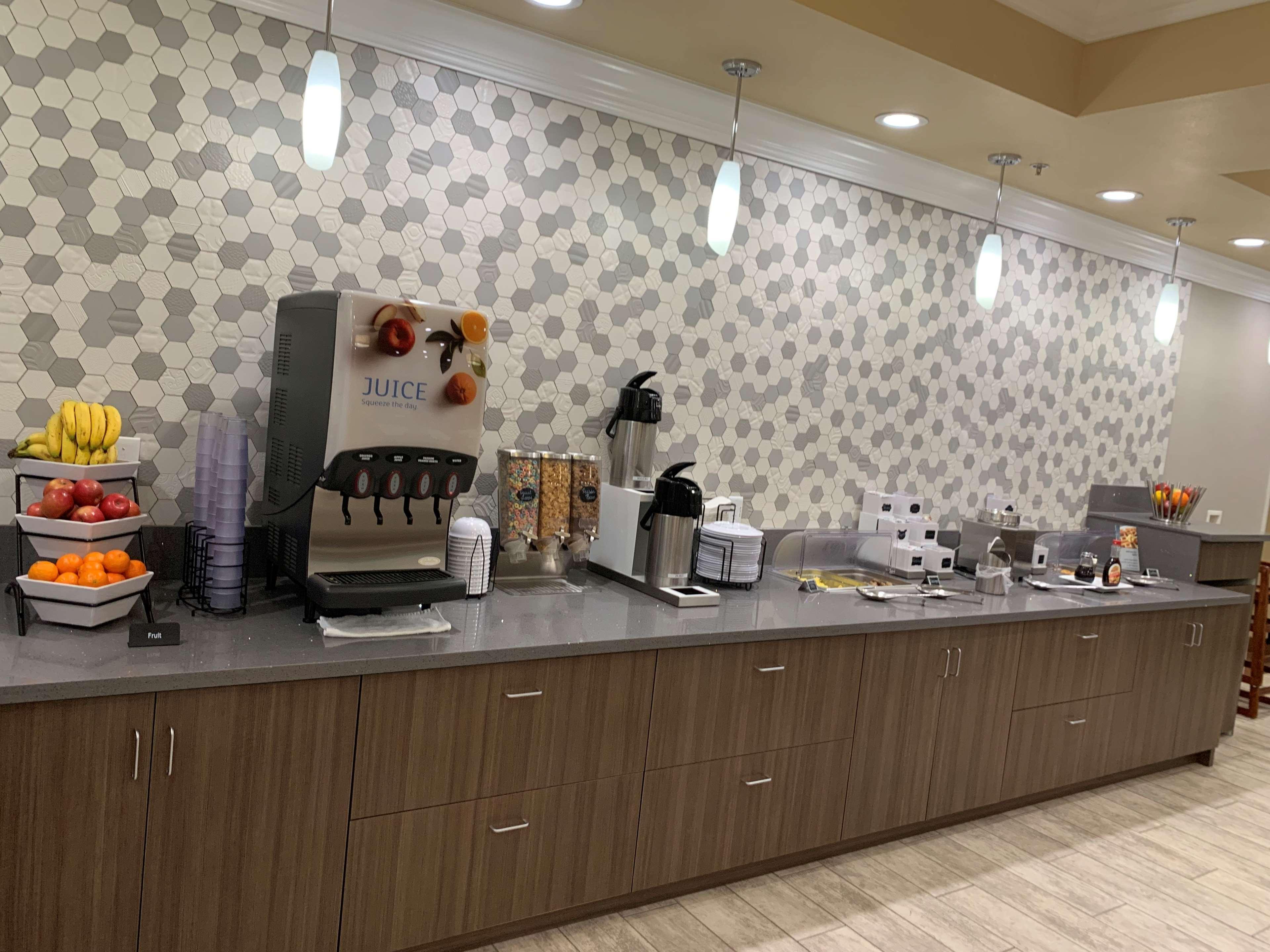 Best Western Plus Wasco Inn & Suites Buitenkant foto