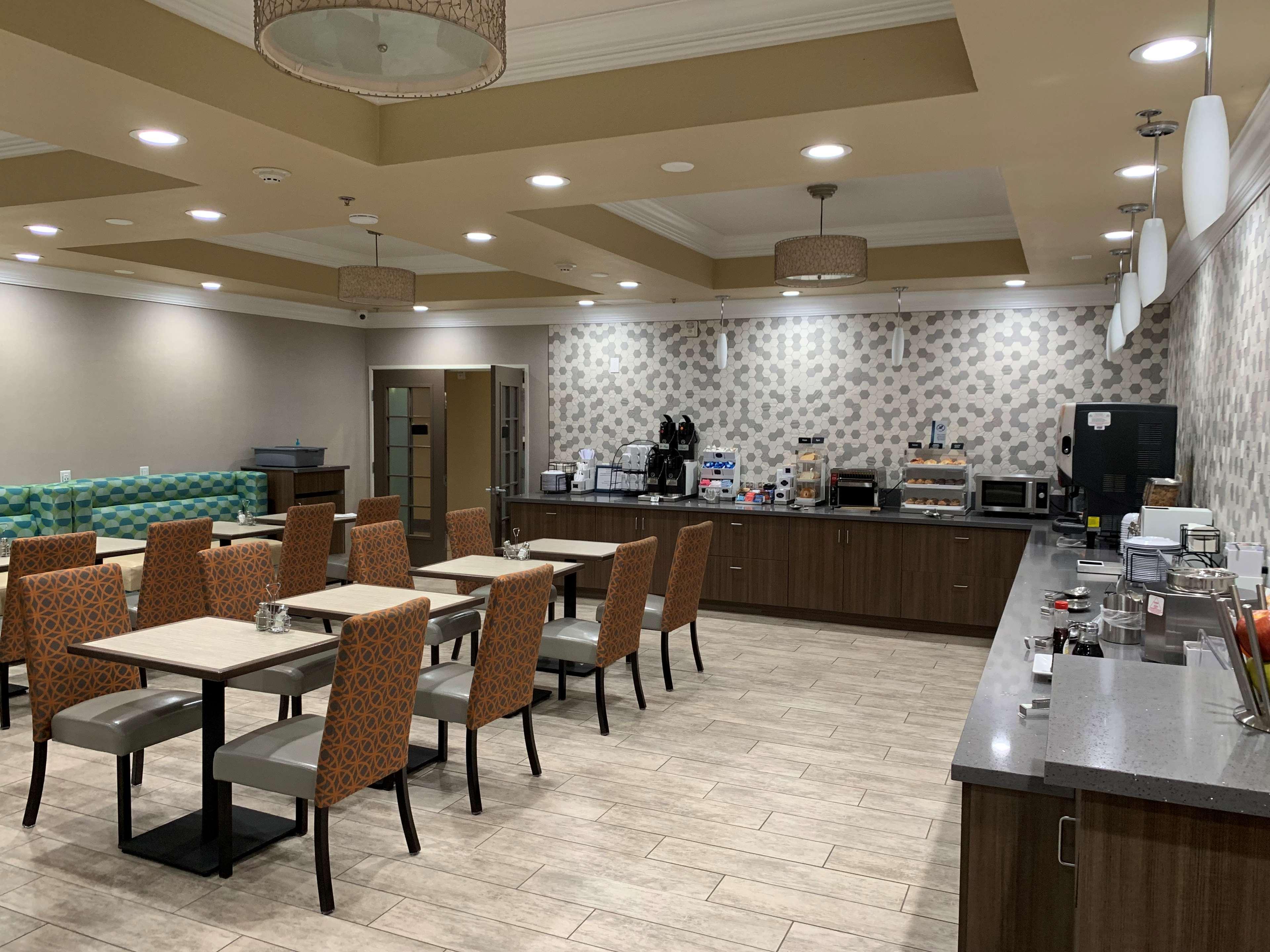Best Western Plus Wasco Inn & Suites Buitenkant foto