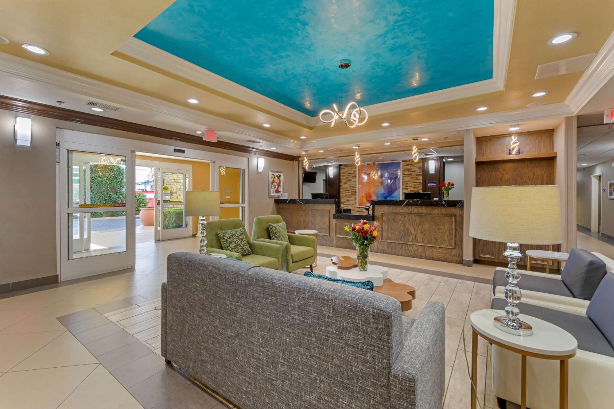 Best Western Plus Wasco Inn & Suites Buitenkant foto