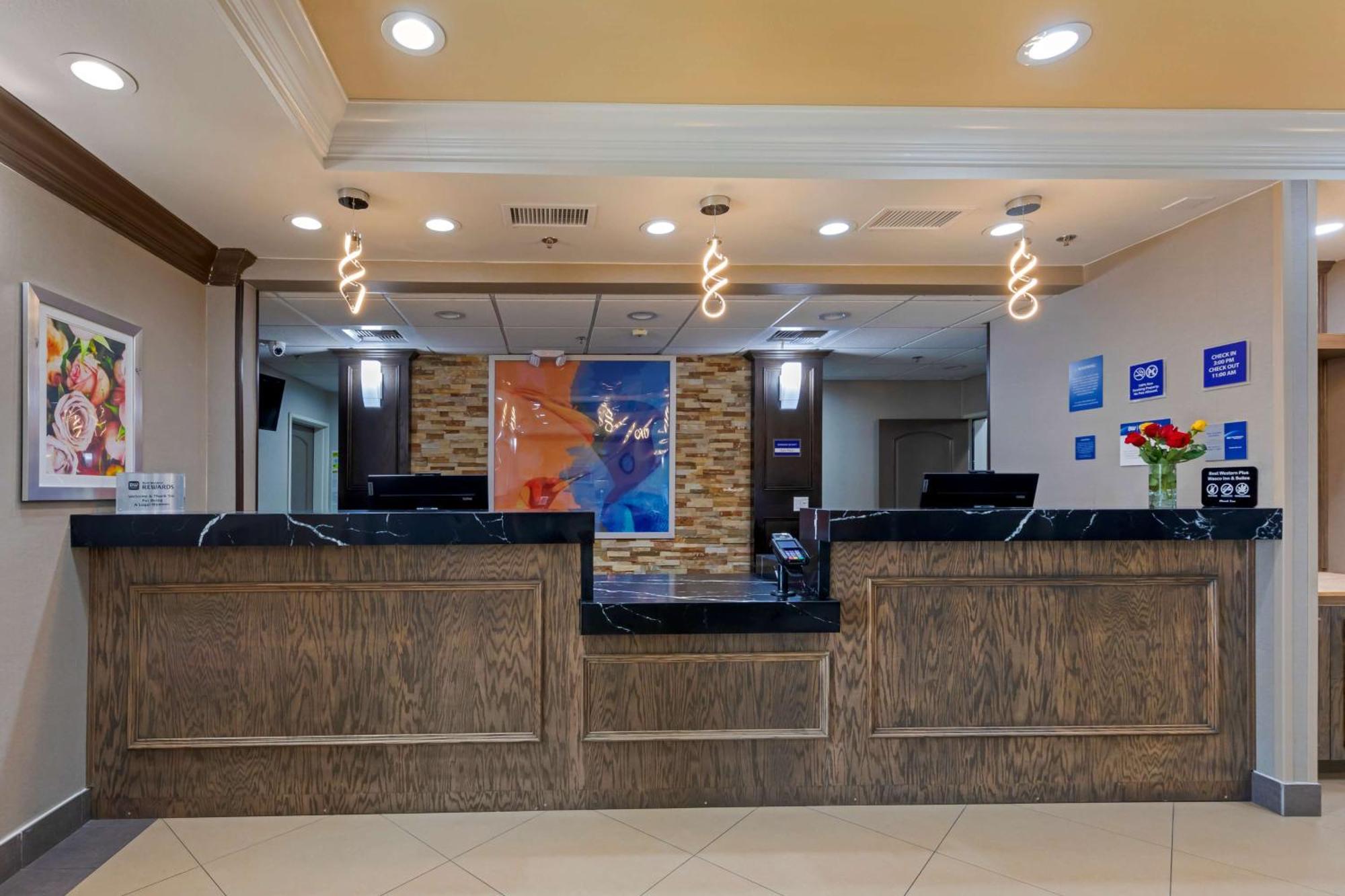 Best Western Plus Wasco Inn & Suites Buitenkant foto