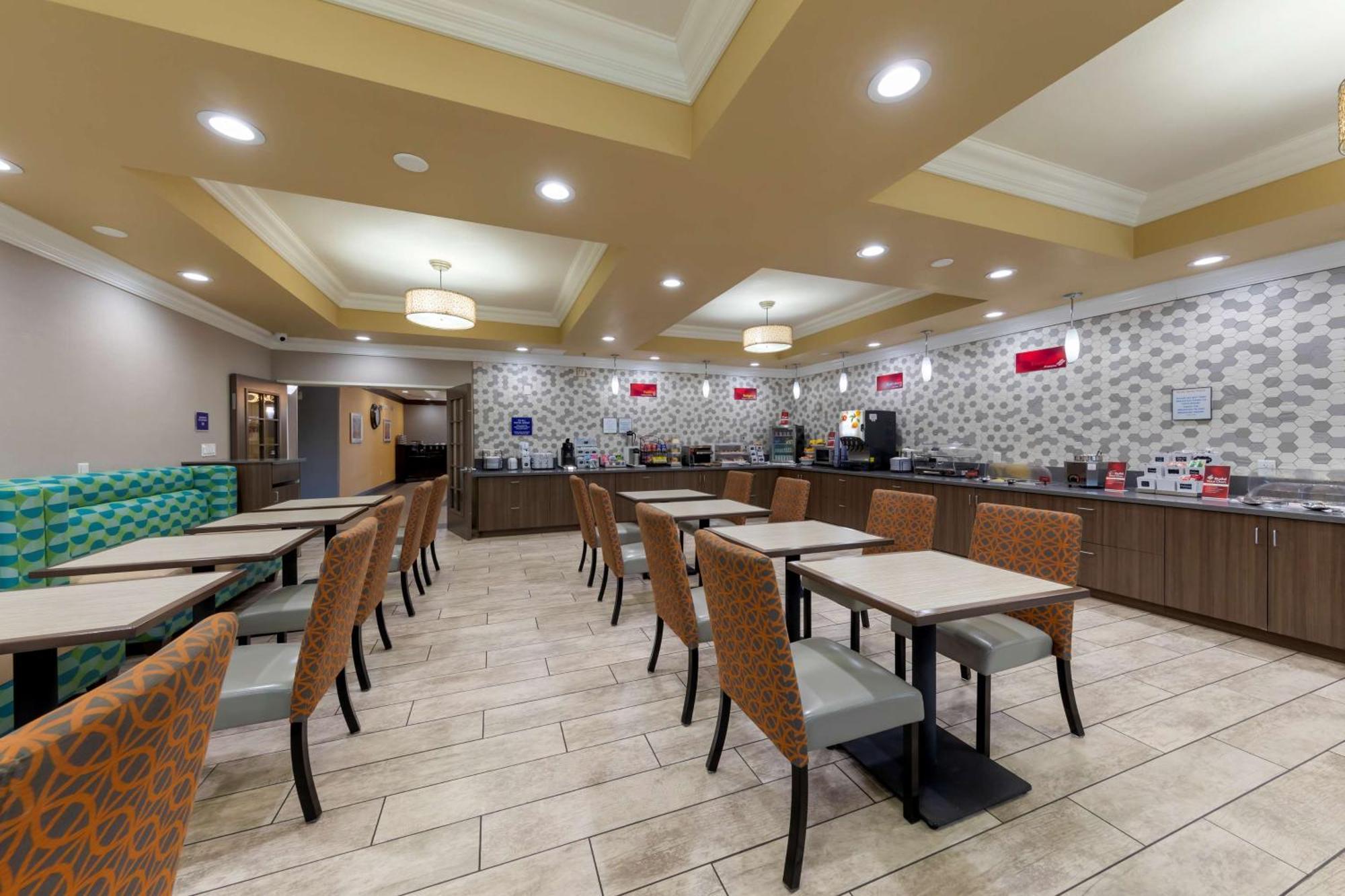 Best Western Plus Wasco Inn & Suites Buitenkant foto