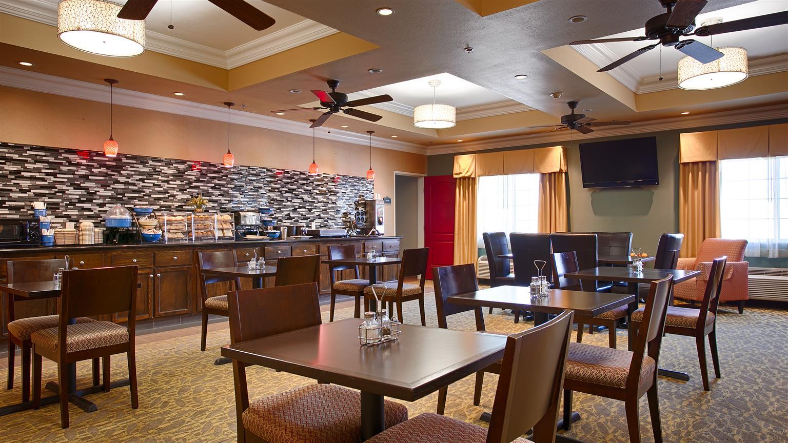 Best Western Plus Wasco Inn & Suites Buitenkant foto