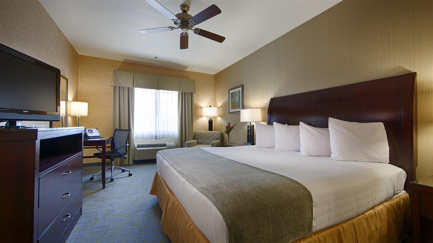 Best Western Plus Wasco Inn & Suites Buitenkant foto